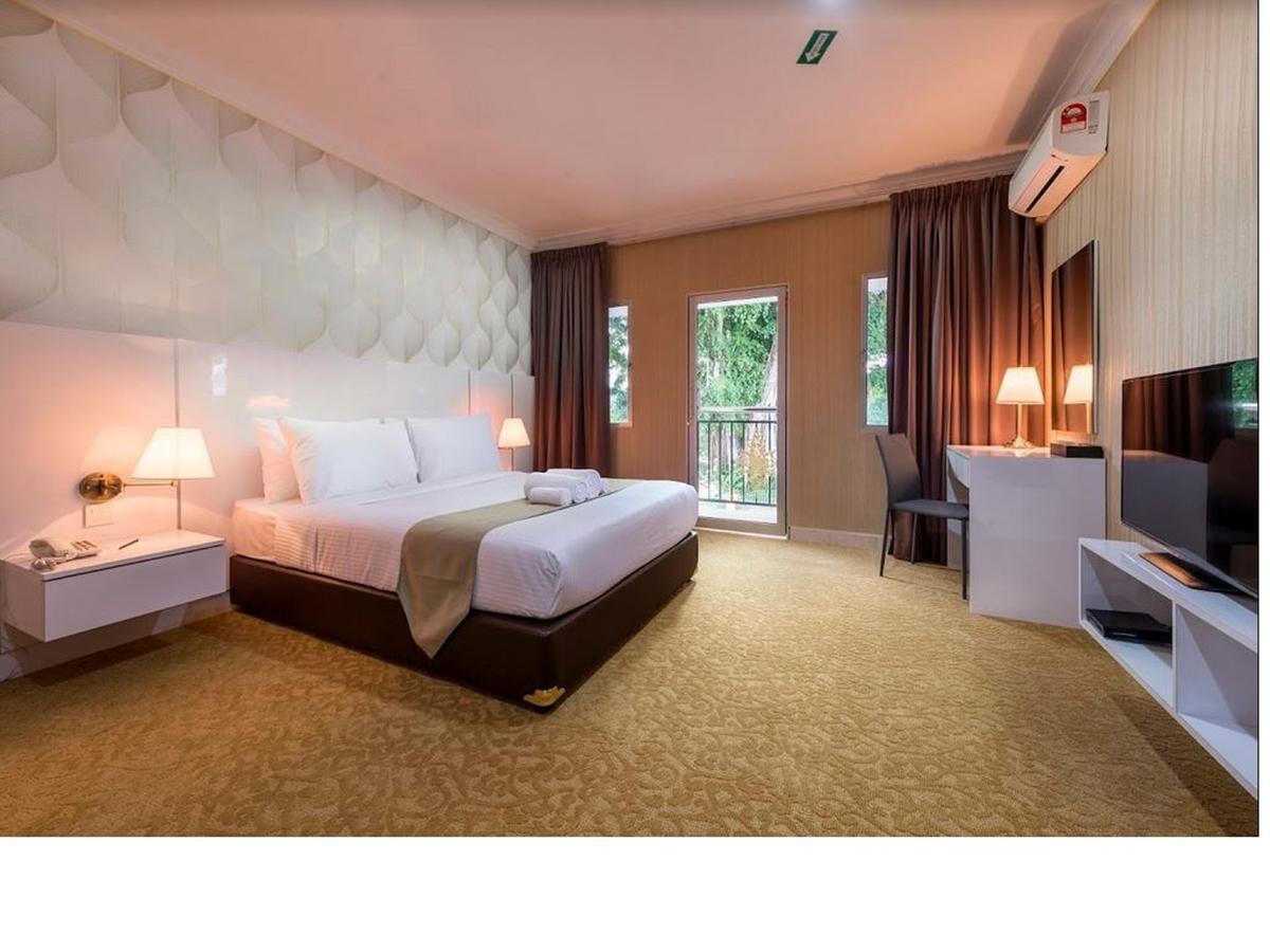 Lanai Casuarina Cempaka Sari Hotel Parit Luaran gambar