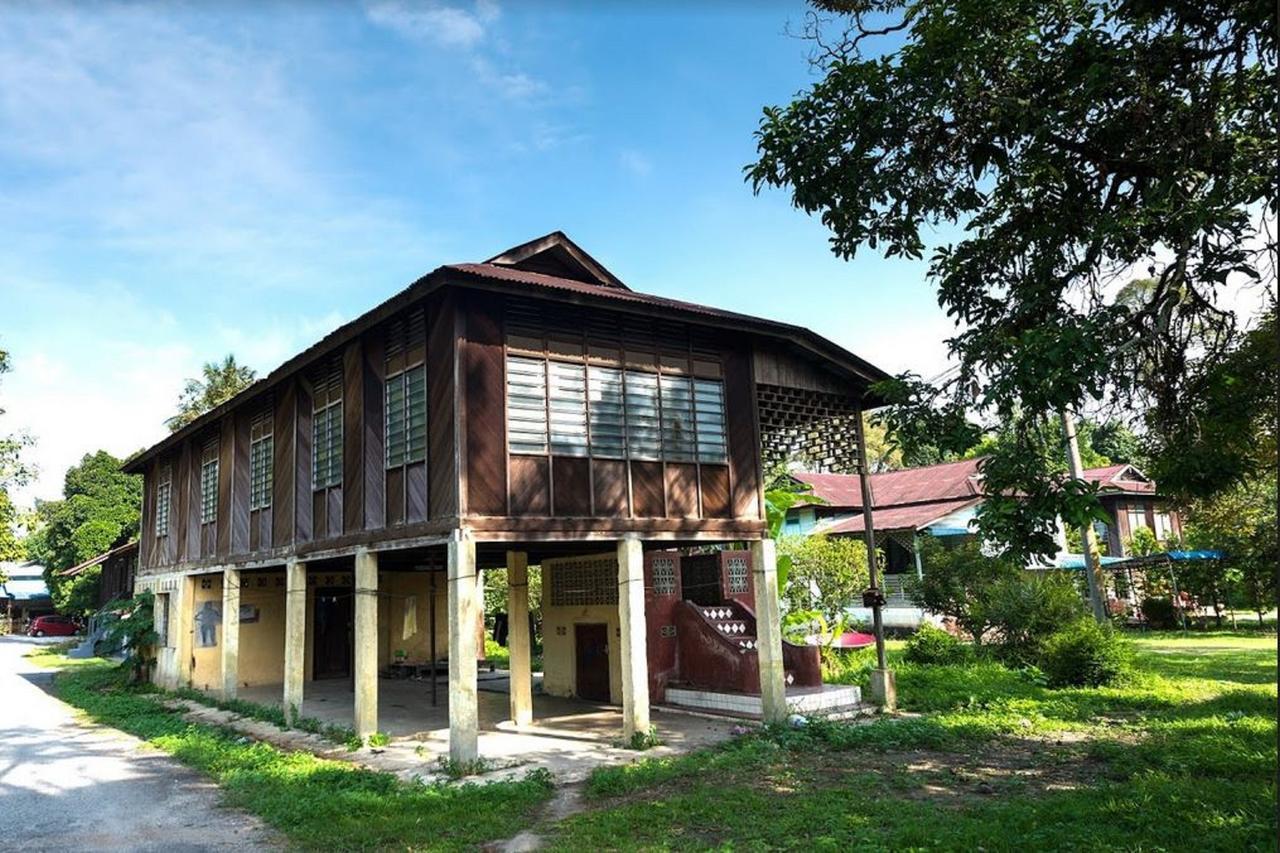 Lanai Casuarina Cempaka Sari Hotel Parit Luaran gambar