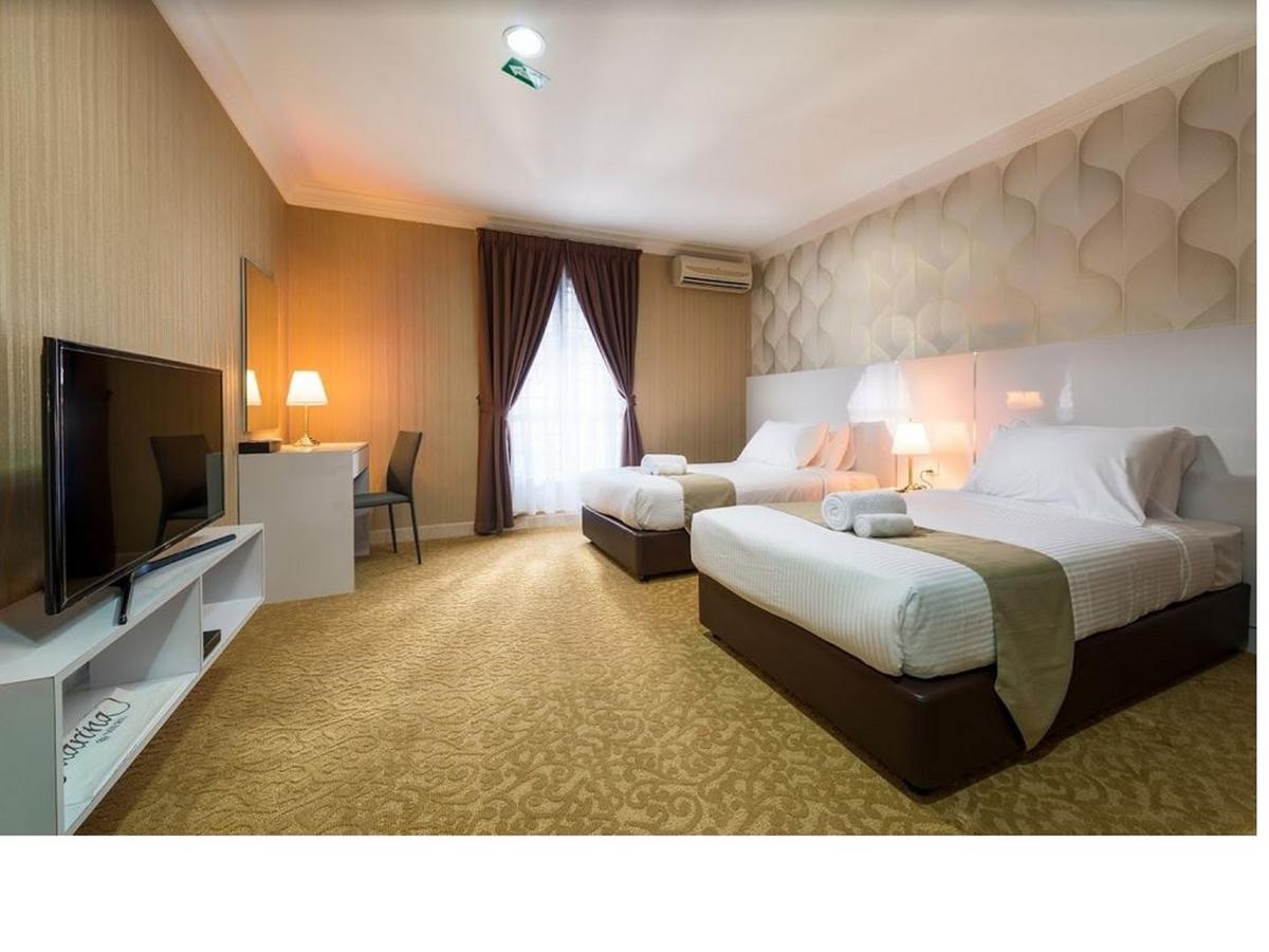 Lanai Casuarina Cempaka Sari Hotel Parit Luaran gambar